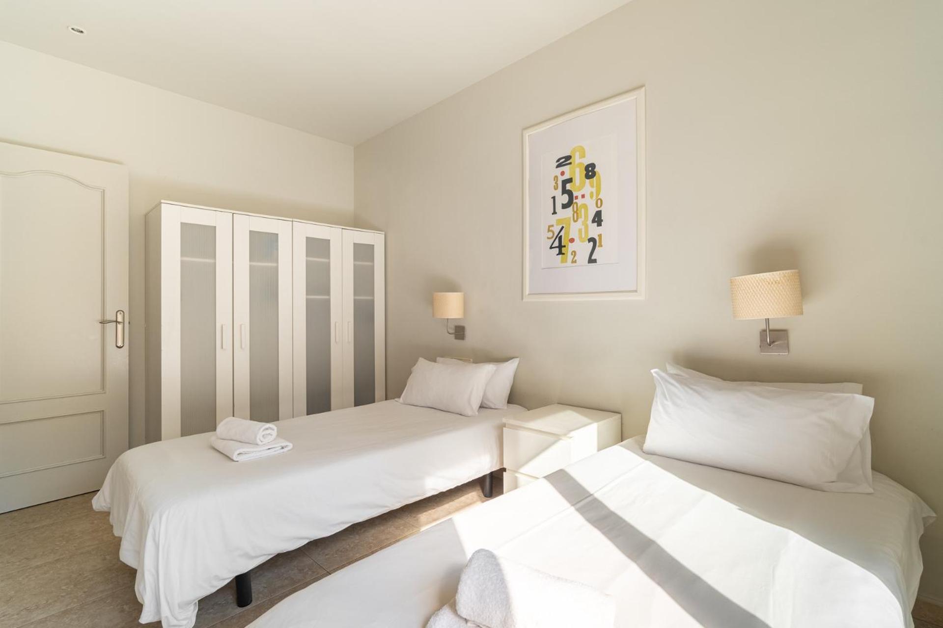 Stay U-Nique Apartments Torre Damians Barcellona Esterno foto