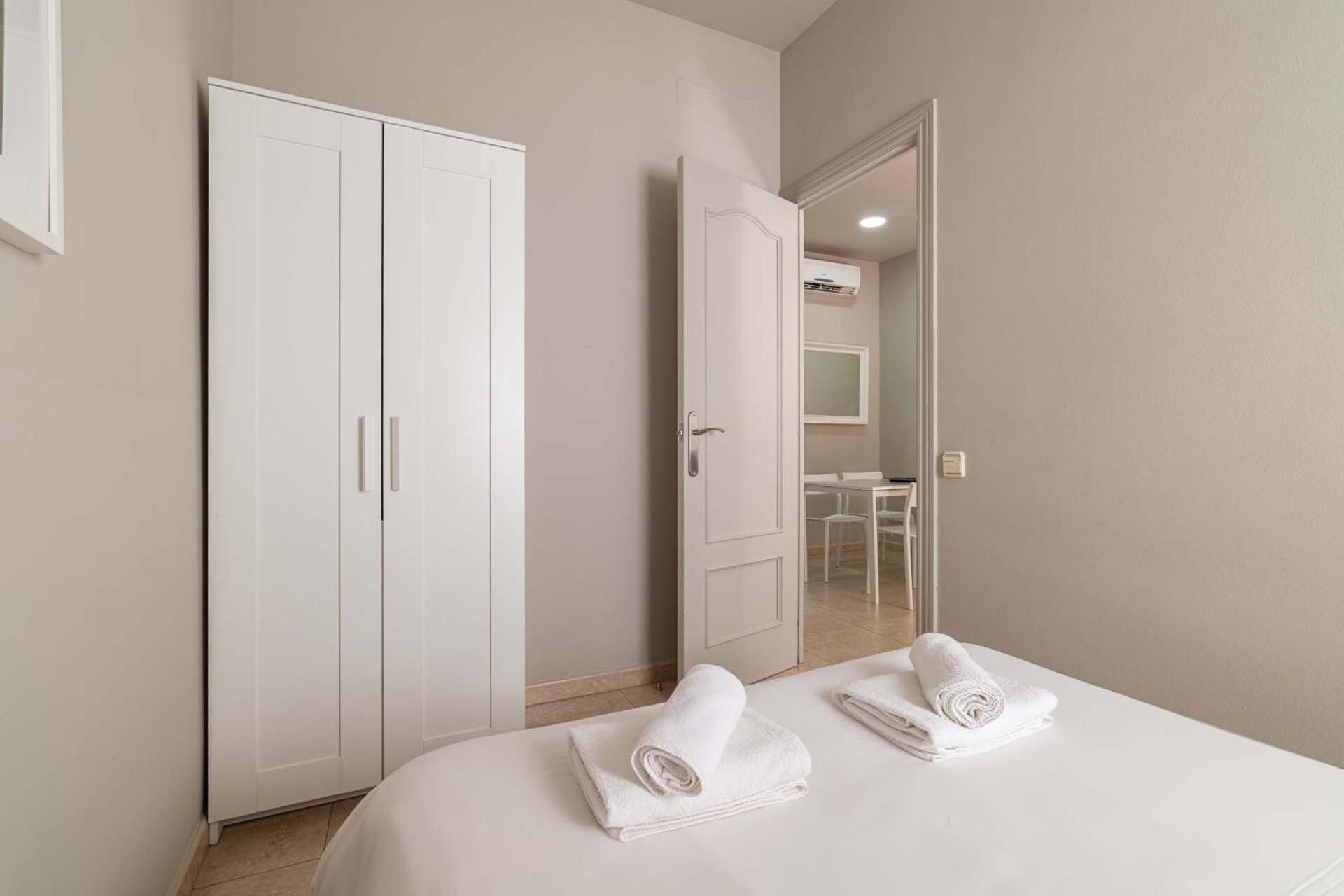 Stay U-Nique Apartments Torre Damians Barcellona Esterno foto